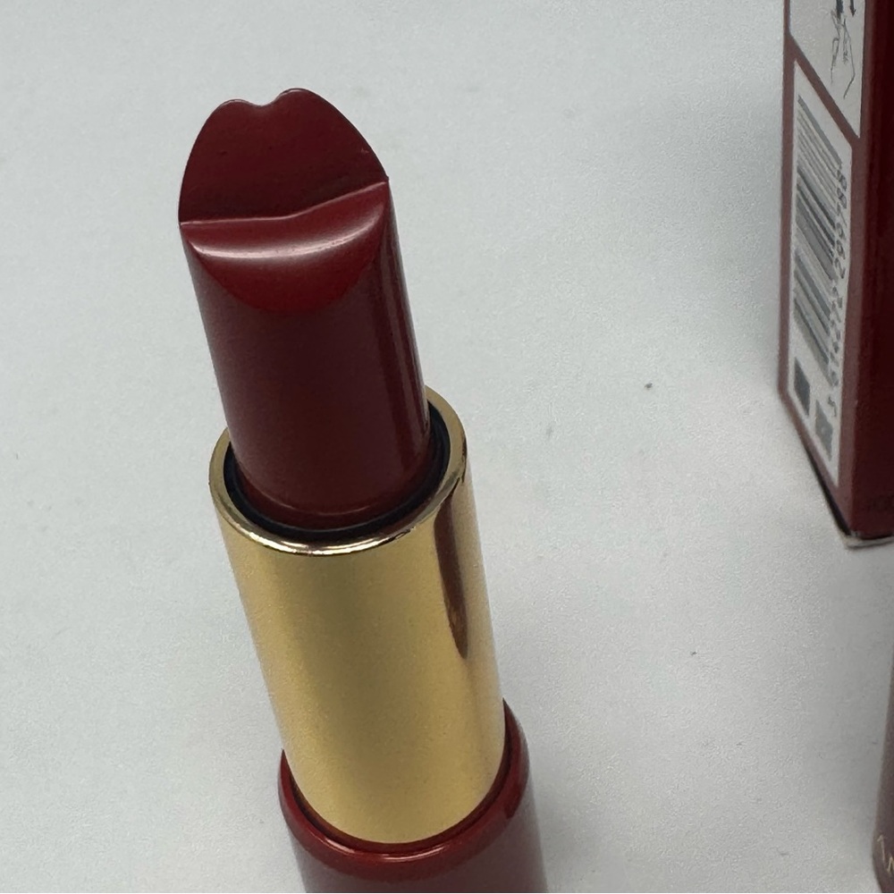 Lancôme L'Absolu Rouge Cream Lipstick in the shade Rouge Empire color number 148